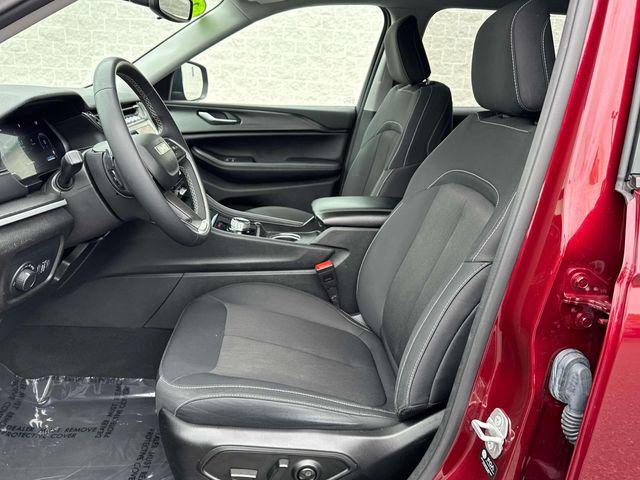 2024 Jeep Grand Cherokee L Laredo 4x4
