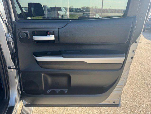 2018 Toyota Tundra SR5 5.7L V8