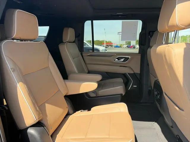 2024 Chevrolet Suburban 4WD Premier