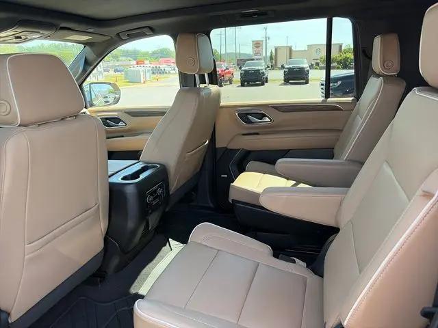 2024 Chevrolet Suburban 4WD Premier