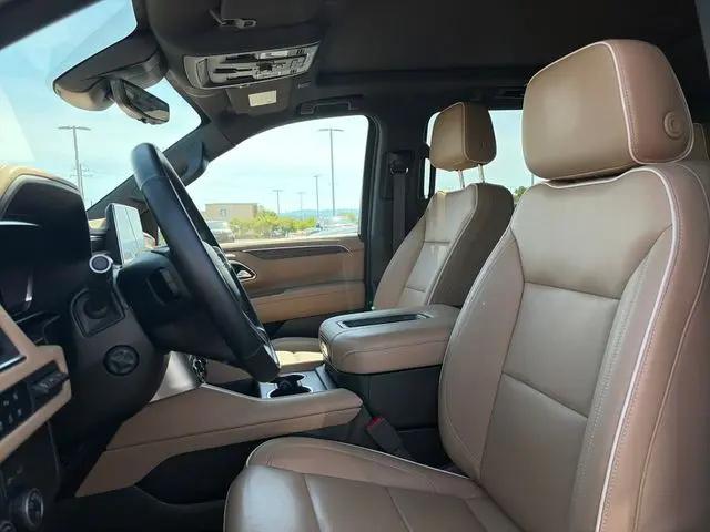 2024 Chevrolet Suburban 4WD Premier