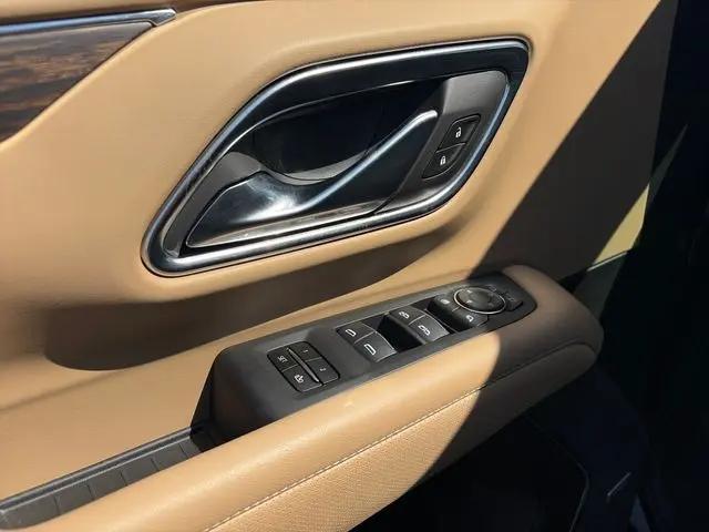 2024 Chevrolet Suburban 4WD Premier
