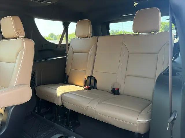 2024 Chevrolet Suburban 4WD Premier