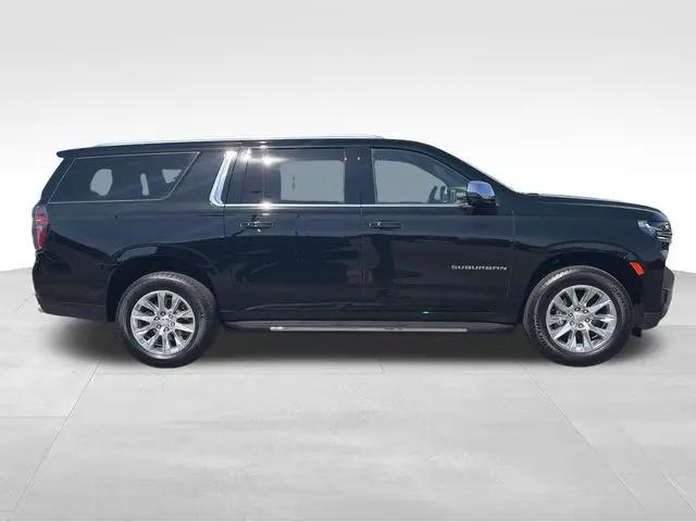 2024 Chevrolet Suburban 4WD Premier