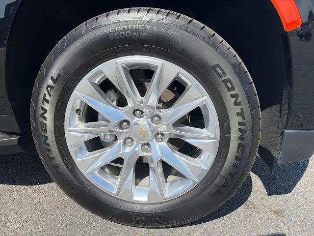 2024 Chevrolet Suburban 4WD Premier