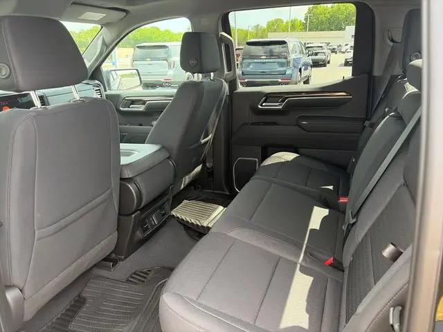 2023 GMC Sierra 1500 4WD Crew Cab Short Box Elevation with 3VL