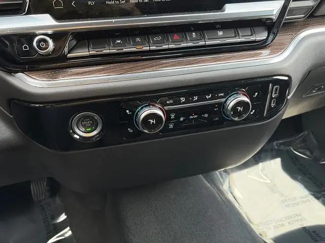2023 GMC Sierra 1500 4WD Crew Cab Short Box Elevation with 3VL