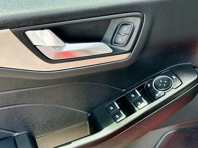 2021 Ford Escape SE Hybrid
