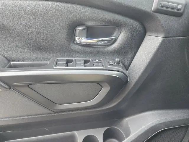 2021 Nissan Titan Crew Cab PRO-4X 4x4