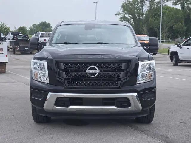 2024 Nissan Titan Crew Cab SV 4x2