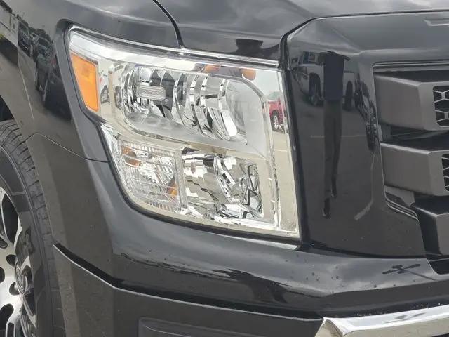 2024 Nissan Titan Crew Cab SV 4x2