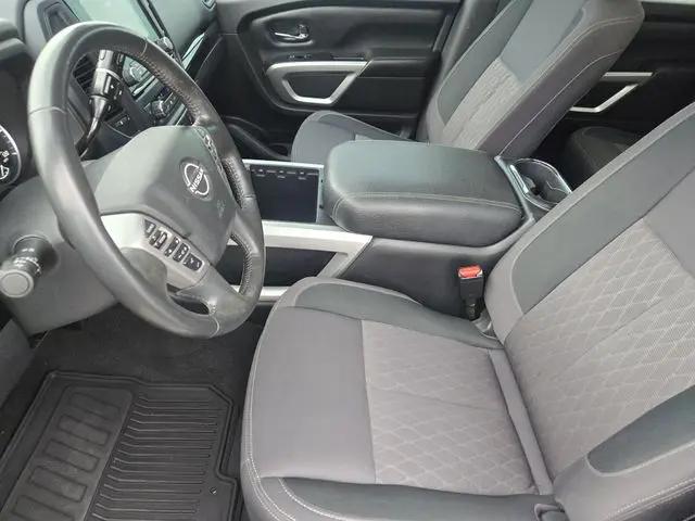 2024 Nissan Titan Crew Cab SV 4x2