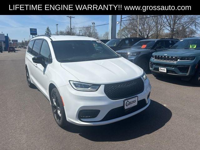 2026 Chrysler Pacifica PACIFICA SELECT AWD