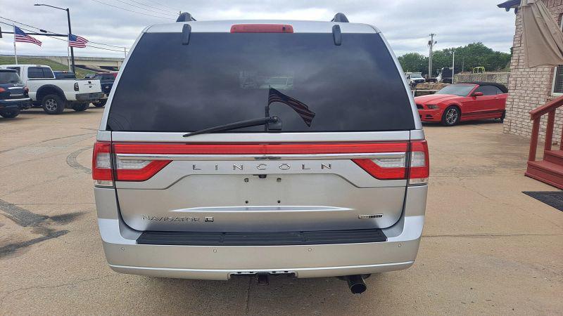 2015 Lincoln Navigator L Base