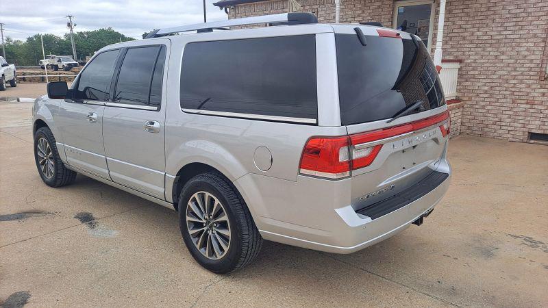 2015 Lincoln Navigator L Base