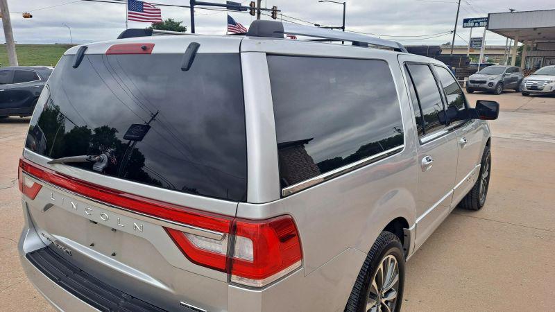 2015 Lincoln Navigator L Base