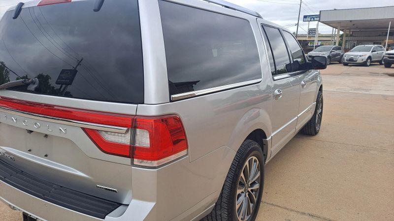2015 Lincoln Navigator L Base