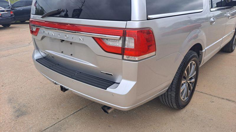 2015 Lincoln Navigator L Base