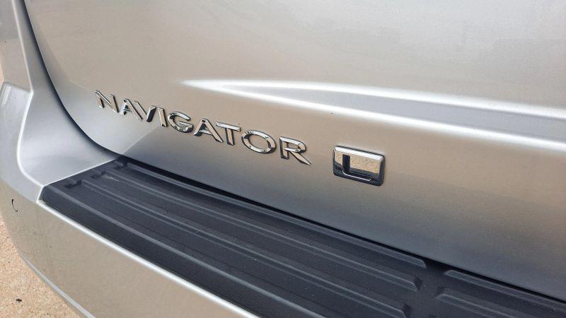 2015 Lincoln Navigator L Base