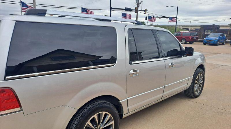 2015 Lincoln Navigator L Base