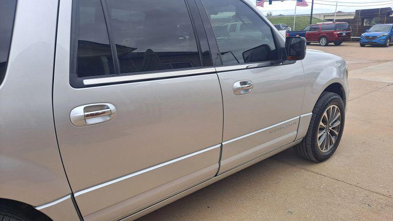 2015 Lincoln Navigator L Base
