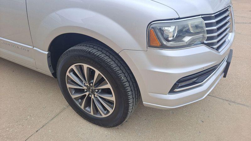 2015 Lincoln Navigator L Base