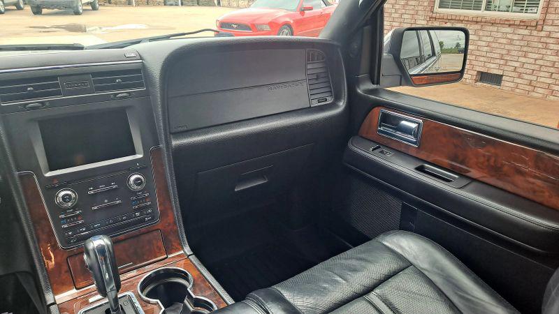 2015 Lincoln Navigator L Base