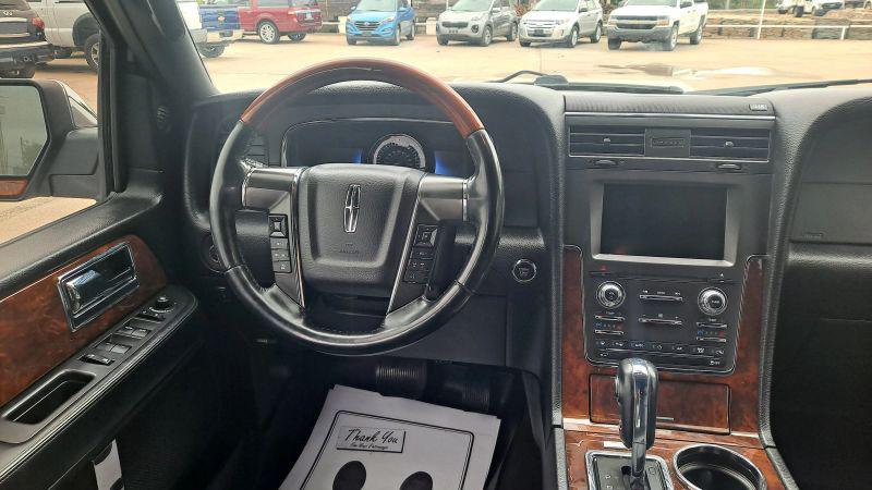 2015 Lincoln Navigator L Base