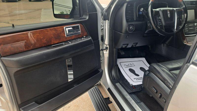 2015 Lincoln Navigator L Base