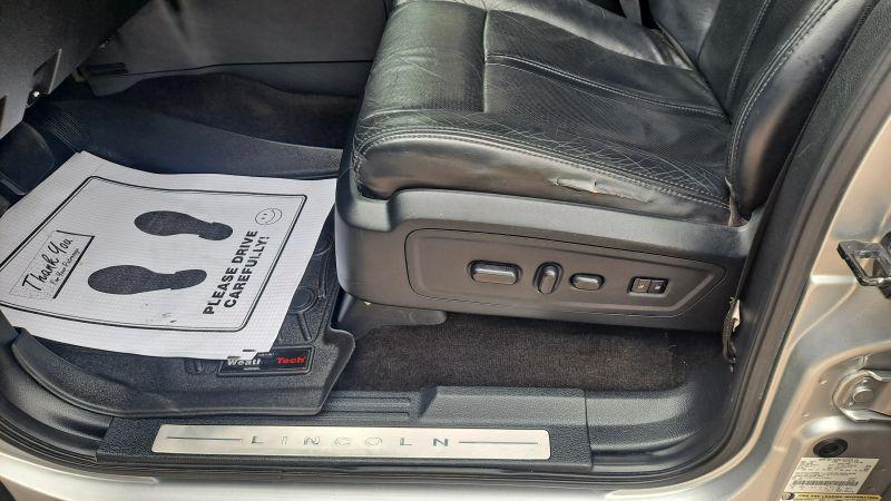 2015 Lincoln Navigator L Base