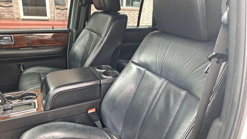 2015 Lincoln Navigator L Base