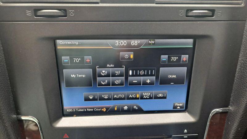 2015 Lincoln Navigator L Base