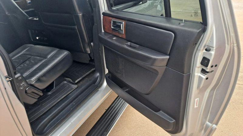 2015 Lincoln Navigator L Base