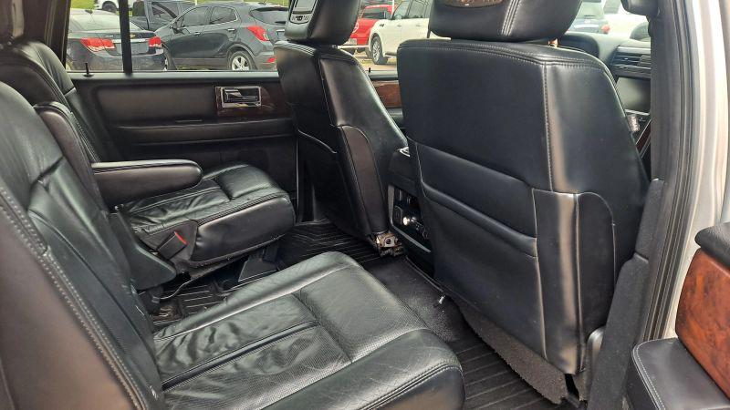 2015 Lincoln Navigator L Base
