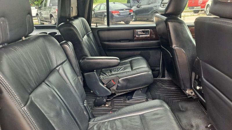 2015 Lincoln Navigator L Base