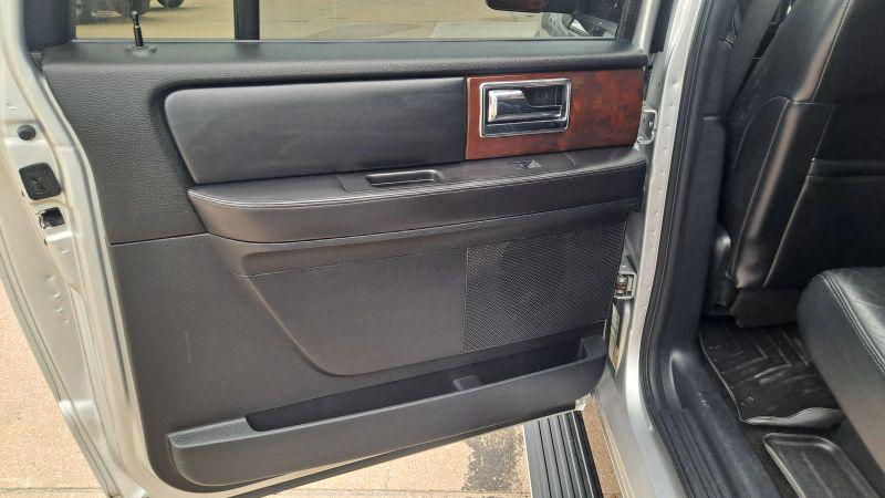 2015 Lincoln Navigator L Base