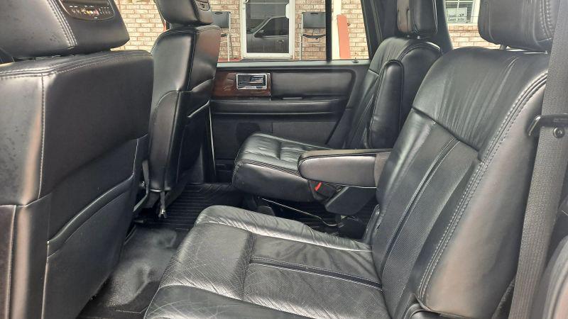 2015 Lincoln Navigator L Base