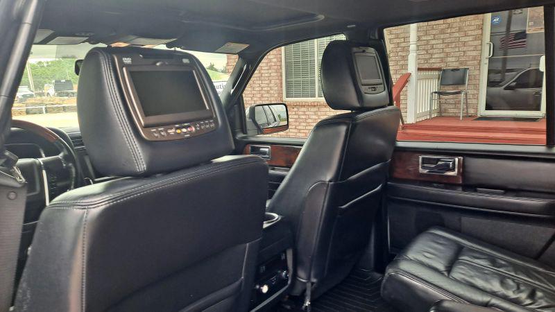 2015 Lincoln Navigator L Base