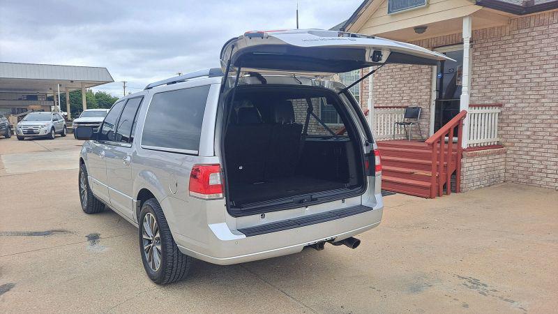 2015 Lincoln Navigator L Base