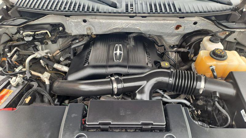 2015 Lincoln Navigator L Base