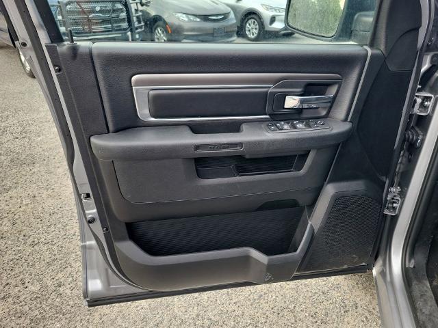 2024 Ram 1500 Classic Warlock Crew Cab 4x2 5'7" Box