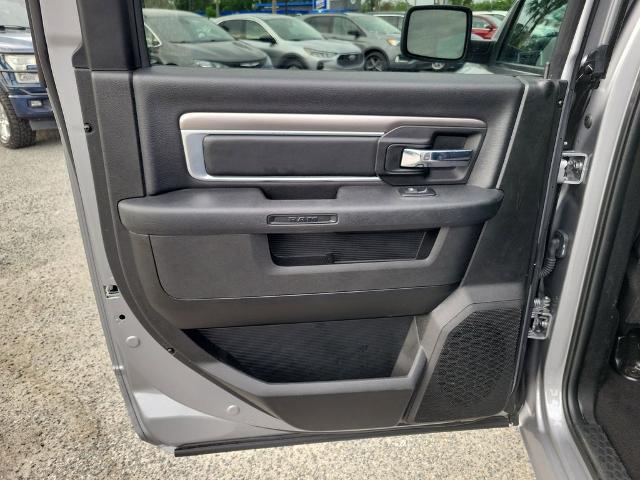2024 Ram 1500 Classic Warlock Crew Cab 4x2 5'7" Box