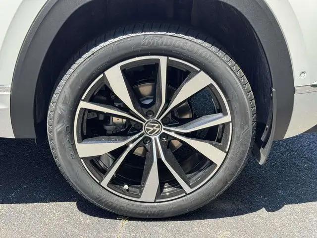 2026 Volkswagen Atlas Cross Sport SEL Premium R-Line