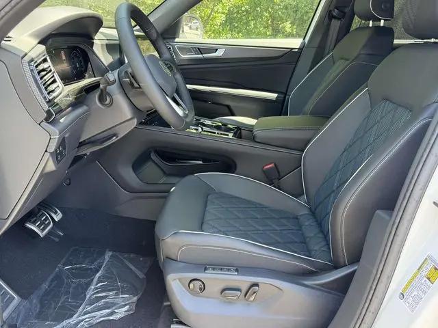 2026 Volkswagen Atlas Cross Sport SEL Premium R-Line