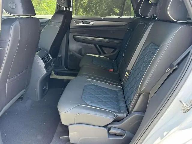 2026 Volkswagen Atlas Cross Sport SEL Premium R-Line