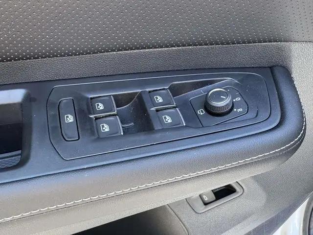 2026 Volkswagen Atlas Cross Sport SEL Premium R-Line