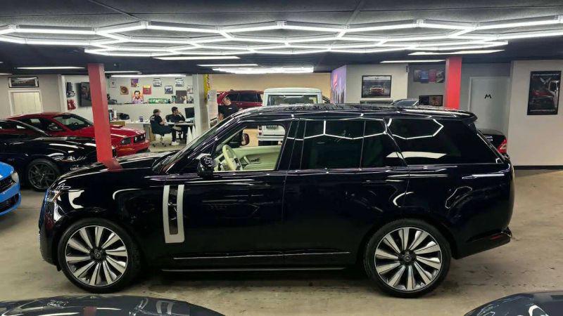 2024 Land Rover Range Rover P615 SV