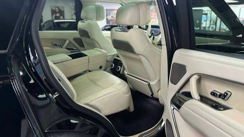 2024 Land Rover Range Rover P615 SV