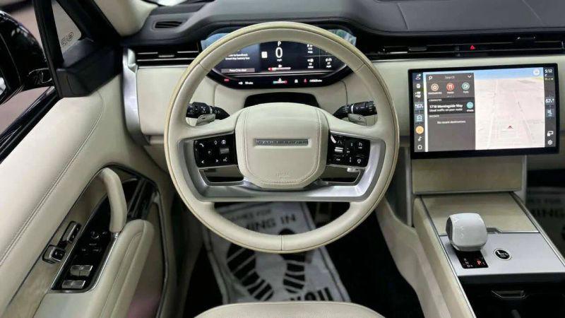 2024 Land Rover Range Rover P615 SV