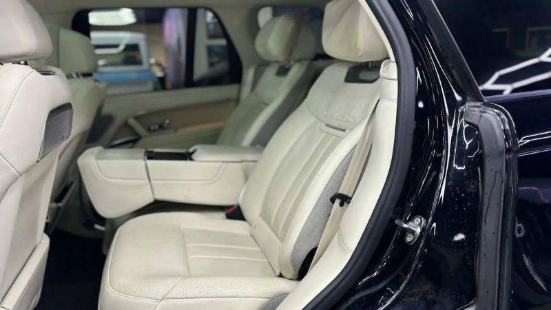 2024 Land Rover Range Rover P615 SV